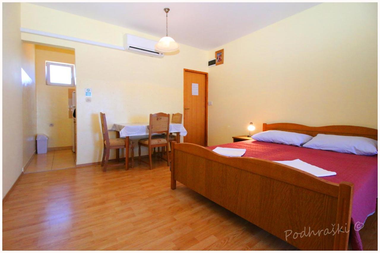 Primosten Apartments Exterior photo